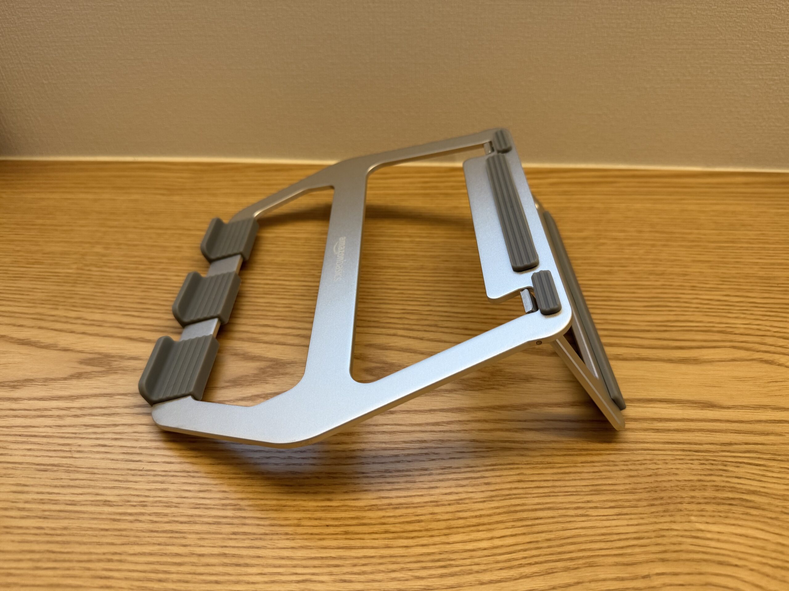 Amazonベーシック ノートパソコン用スタンド